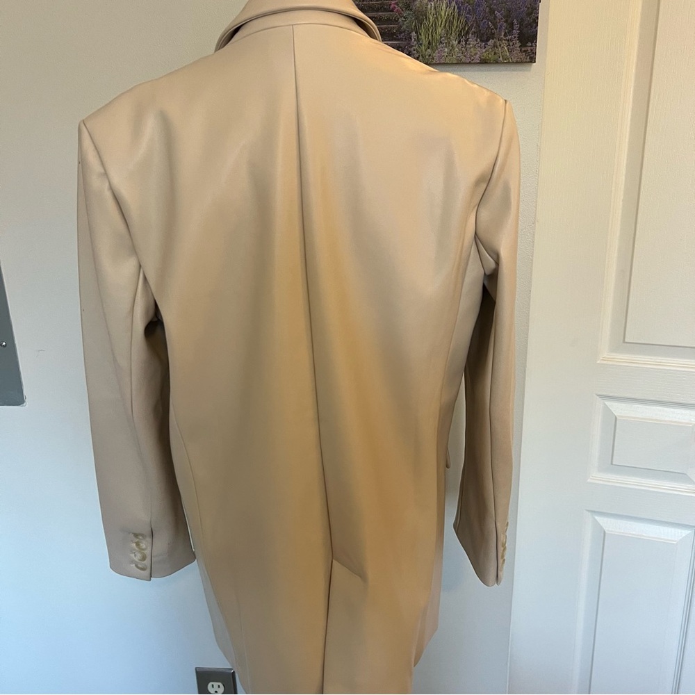 🕊️Faux Leather Blazer - Picture 4 of 6